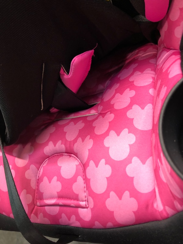 Photo 5 of Disney Baby Grow and Go All-in-One Convertible Car Seat, Rear-facing 5-40 pounds, Forward-facing 22-65 pounds, and Belt-positioning booster 40-100 pounds, Simply Minnie
