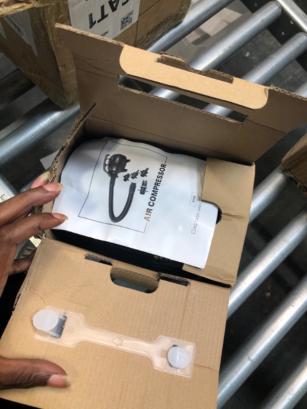 Photo 3 of XUNLONG Air Mat Tumble Track 4/8 inchs Thickness Inflatable Gymnastics Training Mat 10ft/13ft/16ft/20ft with Electric Air Pump for Cheerleading/Training/Water Fun/Park/Home use Gray+Green 10ft×3.3ft×4in?3×1×0.1m)