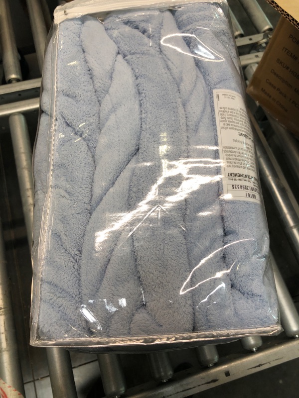 Photo 4 of Biddeford 2060-9032138-535 MicroPlush Sherpa Electric Heated Blanket Twin Cloud Blue