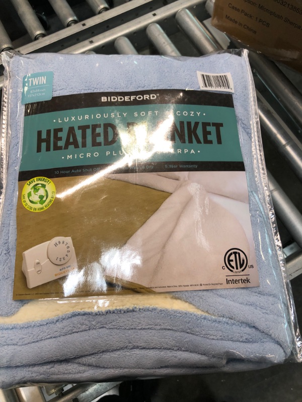 Photo 3 of Biddeford 2060-9032138-535 MicroPlush Sherpa Electric Heated Blanket Twin Cloud Blue