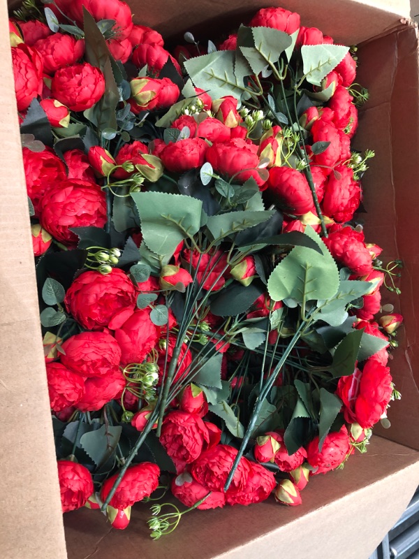 Photo 2 of 100 Pieces Artificial Rose Flower Realistic Silk Roses with Stem Bouquet of Flowers Plastic Flowers Real Looking Fake Roses for Home Wedding Centerpieces Party Decorations, Red(Red, 100 Pcs)
