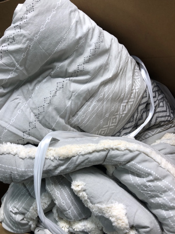 Photo 1 of Hyde Lane Comforter  104"x 90in