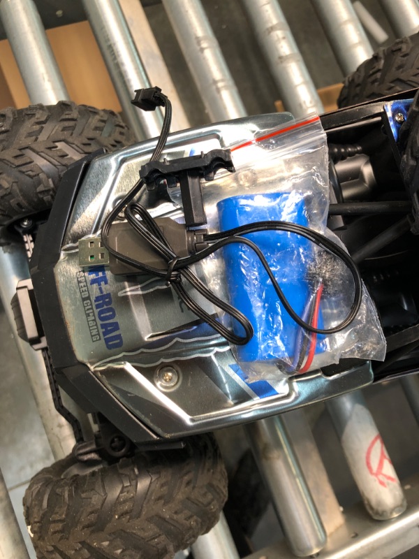 Photo 1 of DEERC DE60 Metal Car 1:8 Scale 4WD Remote Control Monster Truck