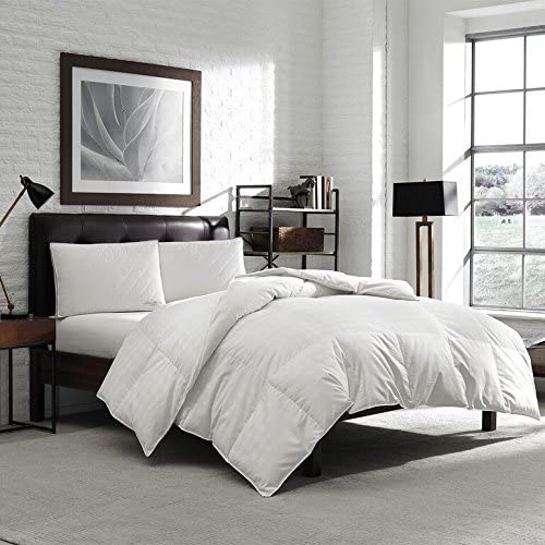 Photo 1 of Eddie Bauer Luxury Hypoallergenic 650 Fill Power Lofty Down Comforter - 400 TC Cotton Sateen - Full/Queen
