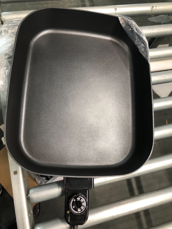 Photo 3 of Black Decker SK1215BC Family Sized Electric Skillet, Black