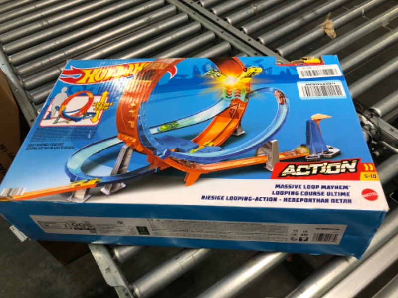 Photo 4 of Hot Wheels Massive Loop Mayhem Track Set with Huge 28-Inch Tall Track Loop Slam Launcher, Battery Box & 1 Hot Wheels 1:64 Scale Car, Designed for Multi-Car Play, Gift for Kids 5 Years Old & Up SIOC/FFP Track Set
-appears new open box-
