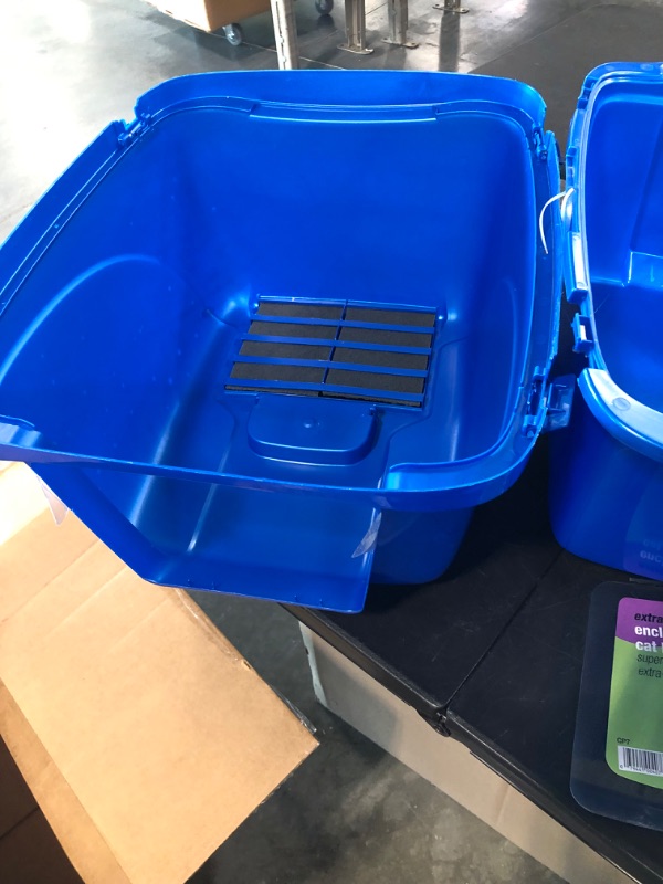 Photo 4 of Van Ness Pets Odor Control Extra Large, Giant Enclosed Cat Pan with Odor Door, Hooded, Blue, CP7