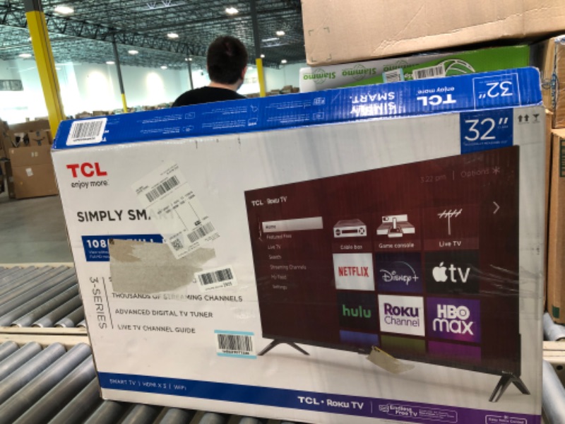 Photo 5 of TCL 32" Class 3-Series Full HD 1080p LED Smart Roku TV - 32S359