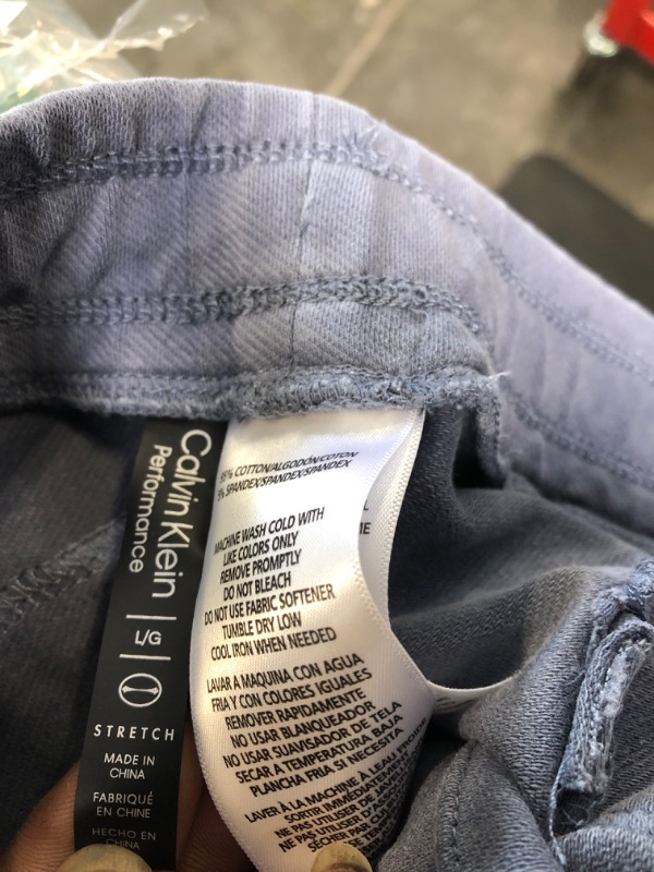 Photo 2 of Calvin Klein Performance Women's Knit Twill Jogger- SIZE LARGE

(ITEM LOOKS NEW, BUT NO TAGS OR NO ORIGINAL PACKAGING). 