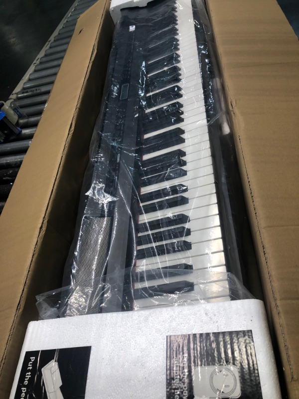 Photo 4 of Donner DEP-20 Beginner Digital Piano 88 Key Full Size Weighted Keyboard, Portable Electric Piano with Sustain Pedal, Power Supply DEP-20 Weighted Digital Piano