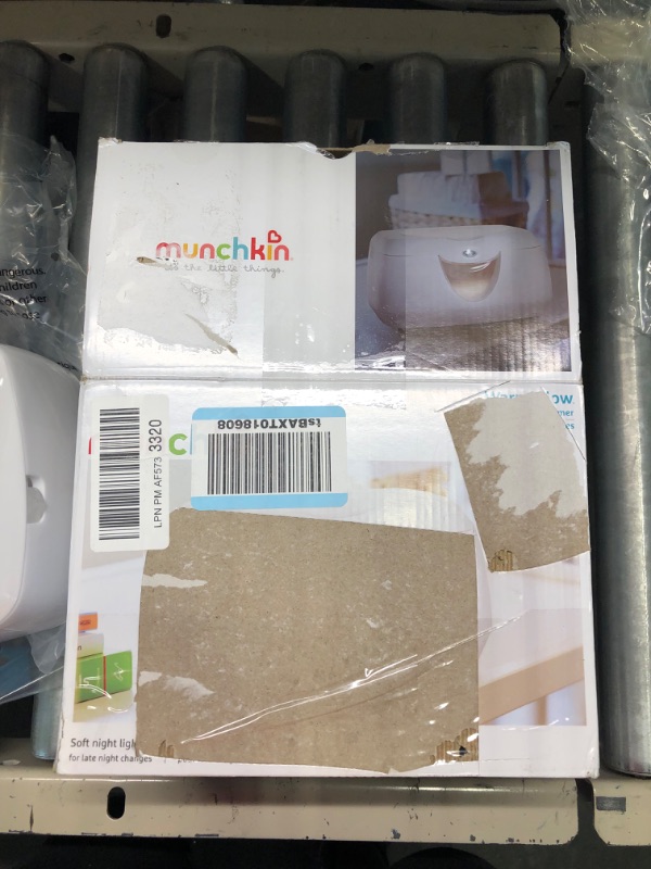 Photo 1 of Munchkin Warm Glow Wipe Warmer, White