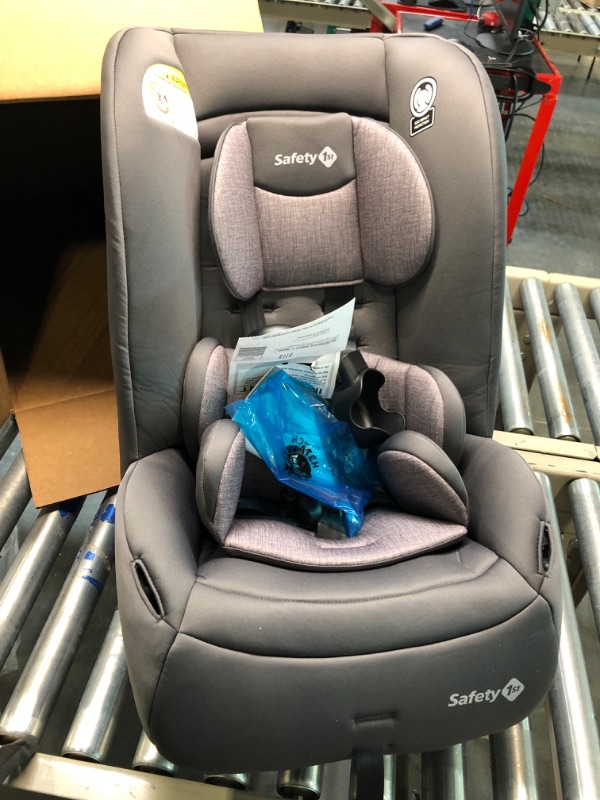 Photo 2 of Safety 1st Jive 2-in-1 Convertible Car Seat