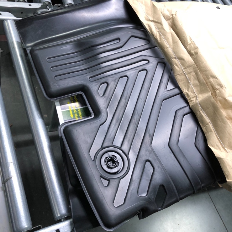 Photo 4 of Huidnnas Compatible with Floor Mats 2018 - 2023 Jeep Wrangler JL All Weather Protection TPE Car Floor Liners 4 Doors 1st & 2nd Row Mat Liner Black 3PCS Wrangler JL 2018-up