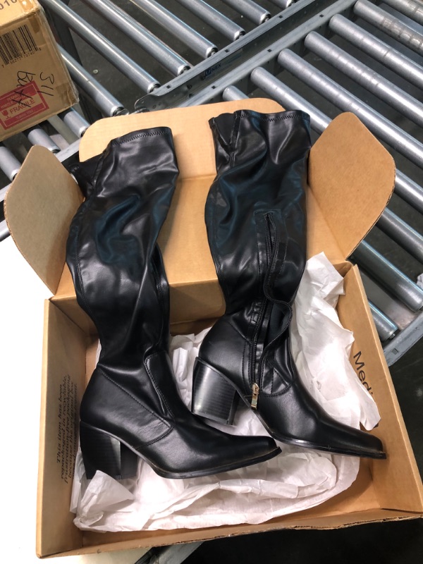 Photo 2 of Dream pairs boots for women size 8 black