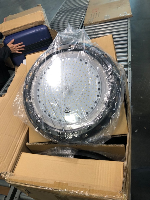 Photo 3 of bulbeats 250W LED High Bay Light 35000lm (Eqv.1000W MH/HPS) High Bay LED Light, 5000K UFO High Bay Lights, 5‘ Cable with US Plug Commercial Warehouse/Workshop/Wet Location Area Light- 4Pack 250W||4Pack