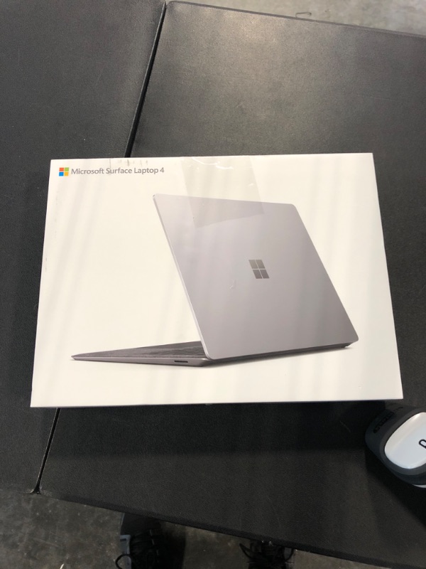 Photo 5 of Microsoft Surface Laptop 4 13.5" Touch Screen - Intel Core i7 - 16GB - 512GB with Windows 11 (Latest Model) - Platinum Platinum 13.5" i7/16GB/GB