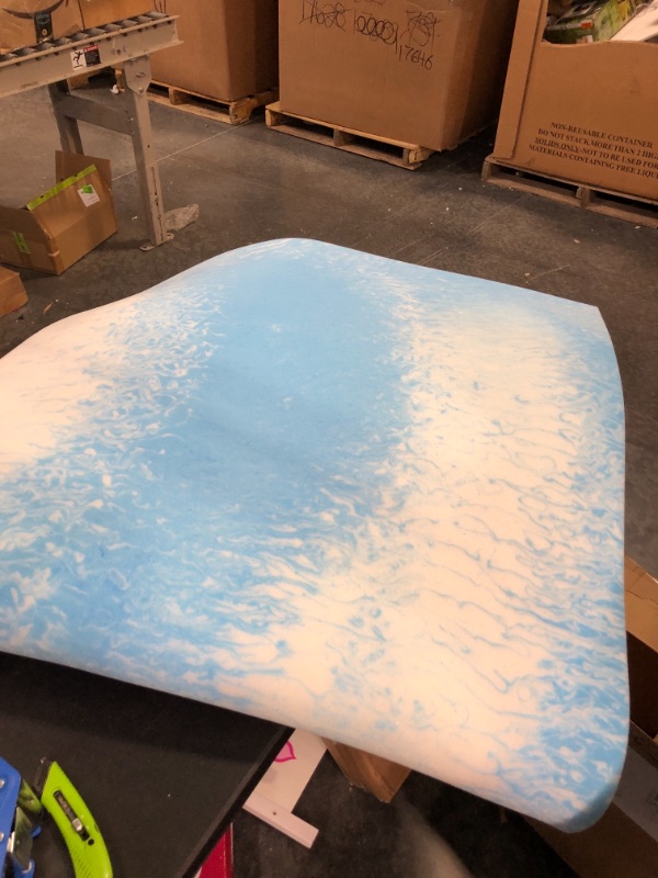 Photo 1 of 2 Inch Thick Memory Foam Topper (76 in x 39 in)