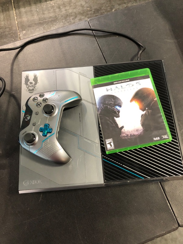 Photo 3 of Microsoft Xbox One Limited Edition Halo 5: Guardians Bundle