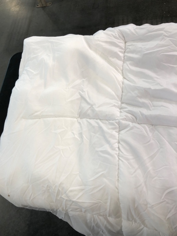 Photo 5 of Utopia Bedding Comforter - All Season Comforters Queen Size - Plush Siliconized Fiberfill - White Bed Comforter - Box Stitched