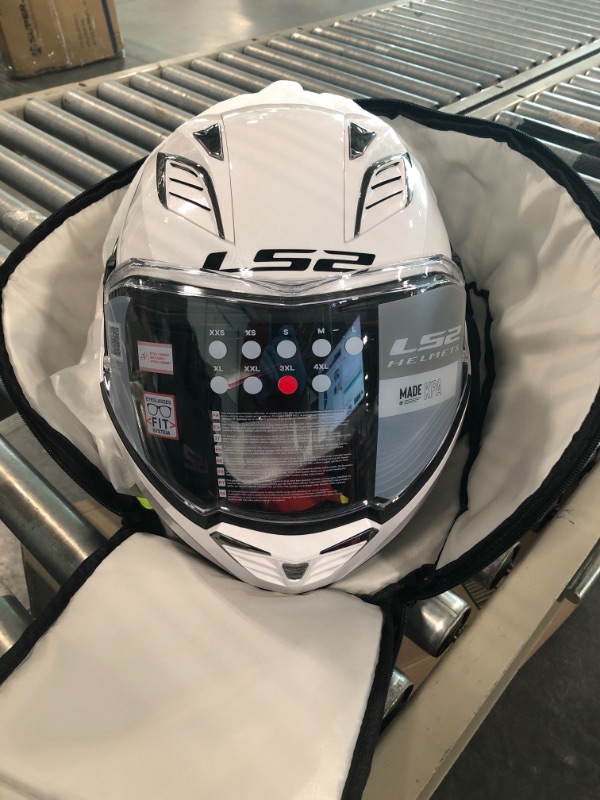 Photo 1 of LS2 Helmets Valiant II Modular Helmet 3X-Large Gloss White