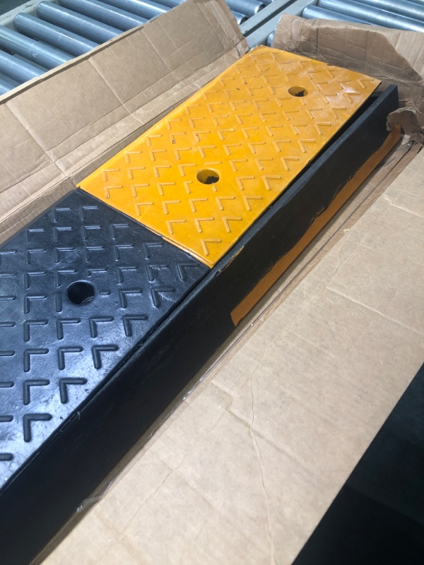 Photo 3 of 4" Driveway Curb Ramp Car Curb Ramps,Heavy Duty Rubber Threshold Ramp,Anti-Skid ramp 20000lb Bearing Capacity(39.3"x9.8"x4",23 Degree tilt Angle?Black and Yellow Color Matching) 2 Pack
