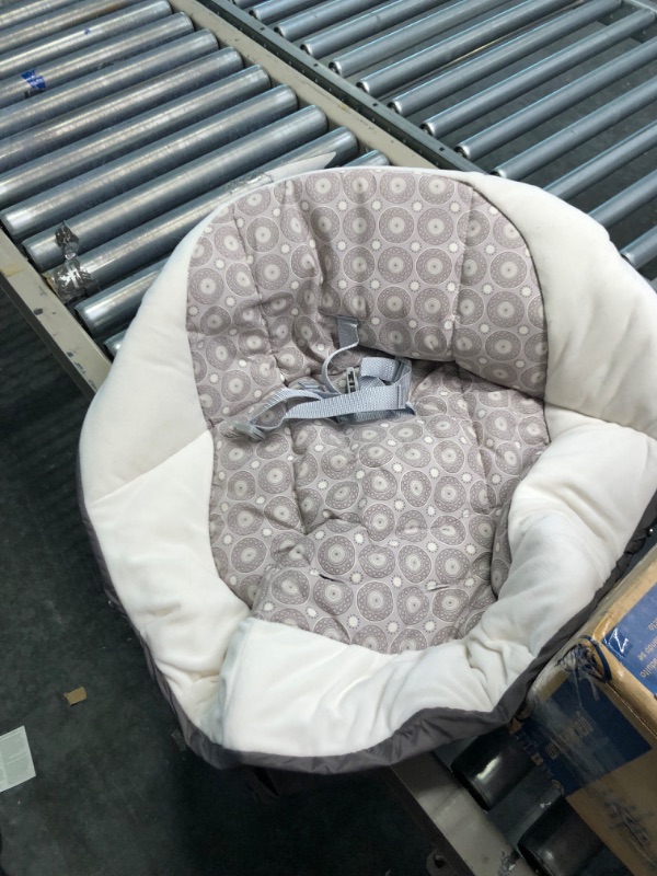 Photo 4 of Graco Simple Sway Swing Simple Sway Abbington