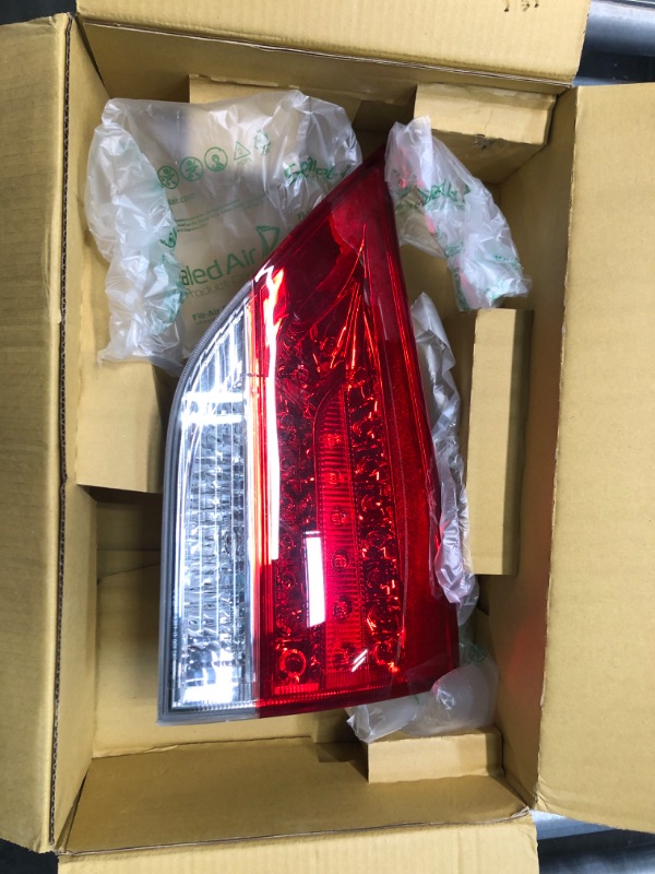 Photo 2 of For Toyota Sienna Rear Inner Tail Light 2011 2012 2013 2014 Passenger Side w/Bulbs BASE|LE|XLE|LIMITED CAPA Certified TO2803110 | 81580-08011