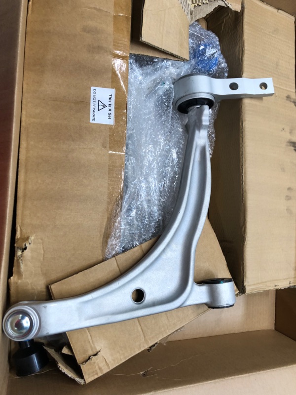 Photo 2 of TUUMOND Front Lower Control Arm w/Ball Joint Assembly Compatible With 2009 2010 2011 2012 2013 2014 Nissan Maxima K622059 K622054