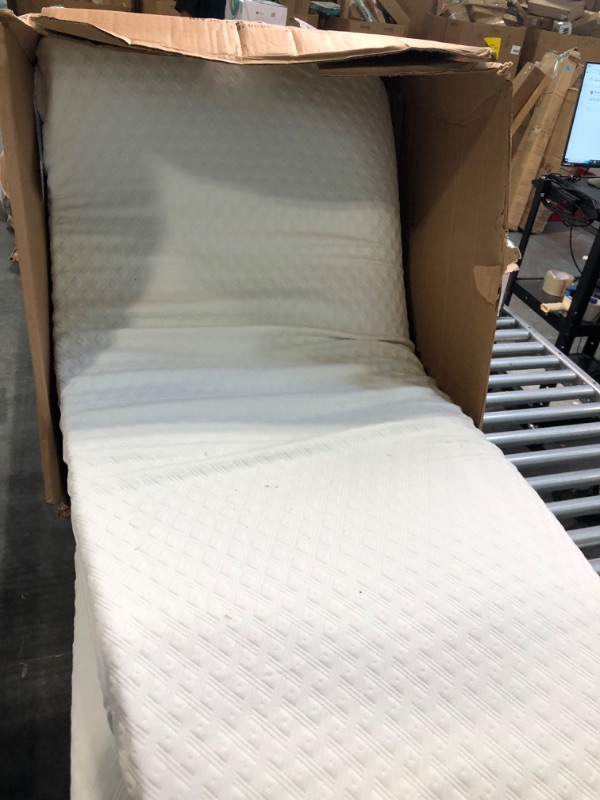Photo 1 of 3 inch - Queen mattress topper - 60x80x3 