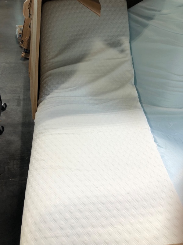 Photo 2 of 3 inch - Queen mattress topper - 60x80x3 