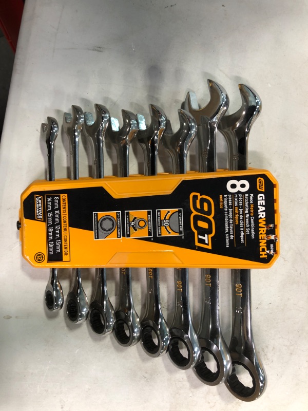Photo 2 of GEARWRENCH 90-Tooth Metric Ratcheting Combination Wrench Set with Tray (8-Piece)