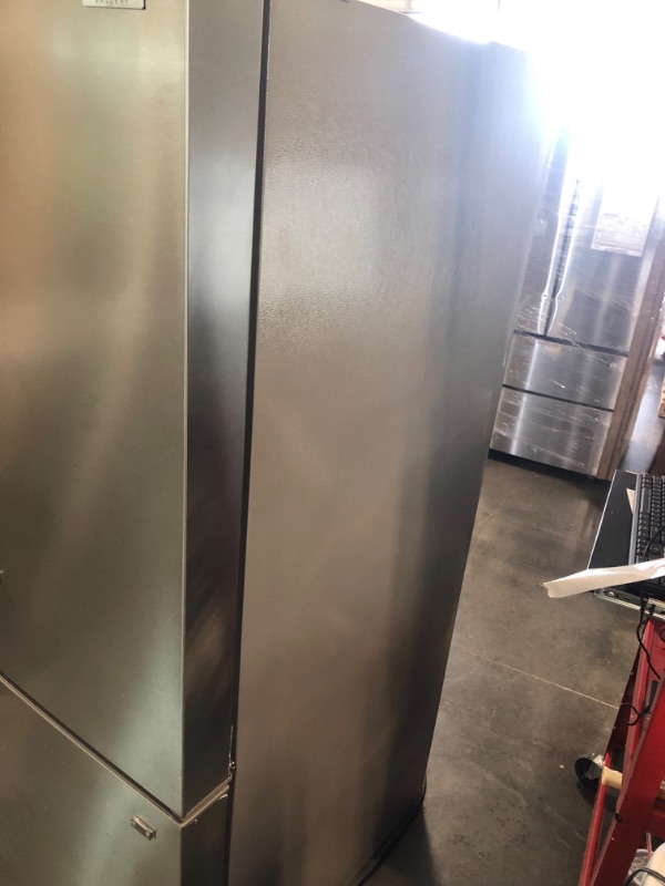 Photo 3 of Frigidaire Gallery 27.8-cu ft French Door Refrigerator with Dual Ice Maker (Fingerprint Resistant Stainless Steel) ENERGY STAR
