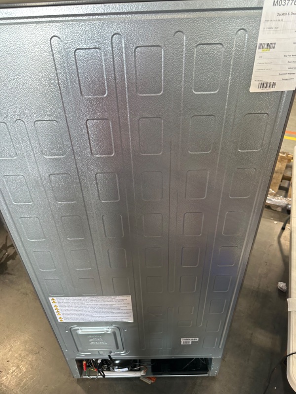 Photo 8 of Hisense 17.2-cu ft Counter-depth Bottom-Freezer Refrigerator (Fingerprint Resistant Stainless Steel) ENERGY STAR