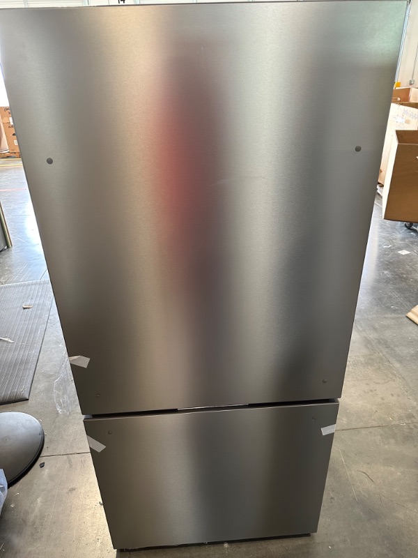 Photo 2 of Hisense 17.2-cu ft Counter-depth Bottom-Freezer Refrigerator (Fingerprint Resistant Stainless Steel) ENERGY STAR