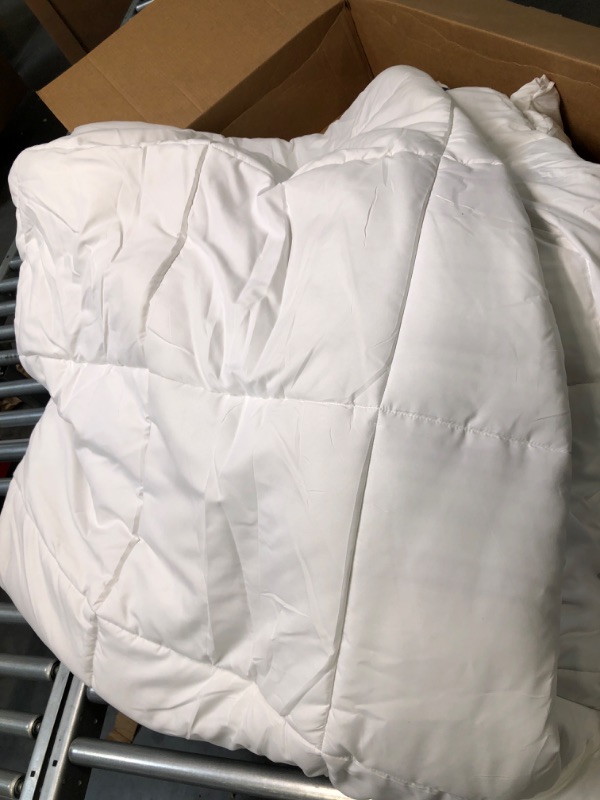 Photo 4 of Bedsure California King Comforter Duvet Insert - Down Alternative White Comforter Cal King Size, Quilted All Season California King Duvet Insert with Corner Tabs California King White