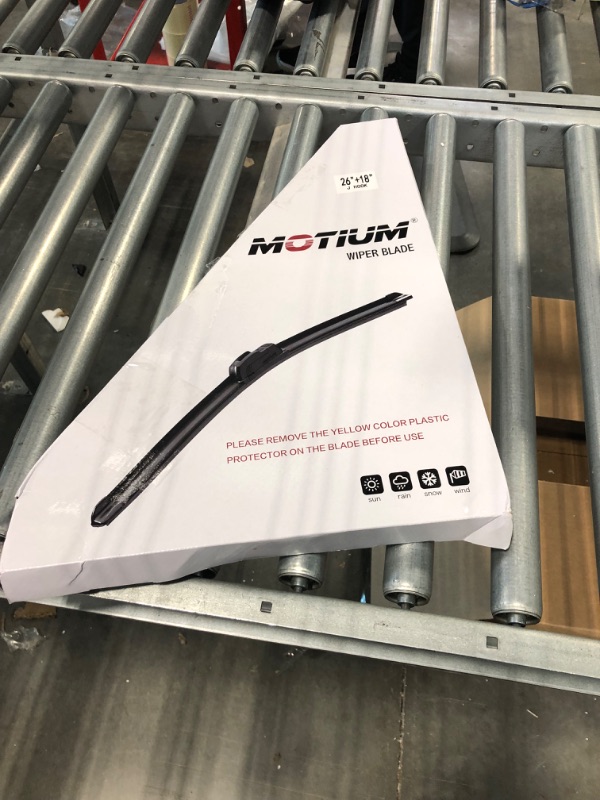 Photo 3 of MOTIUM OEM QUALITY Premium All-Season Windshield Wiper Blades (26"+18" pair for front windshield)