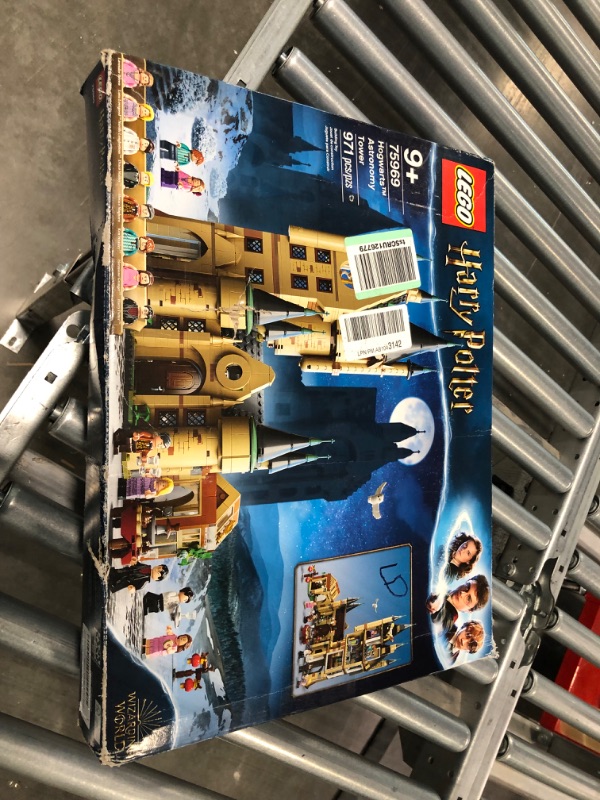 Photo 4 of LEGO Harry Potter Hogwarts Astronomy Tower 75969