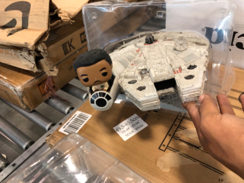 Photo 1 of Funko Pop! Ride Super Deluxe: Star Wars - Lando Calrissian in The Millenium Falcon (Shared Galactic Convention, Amazon Exclusive), Multicolor