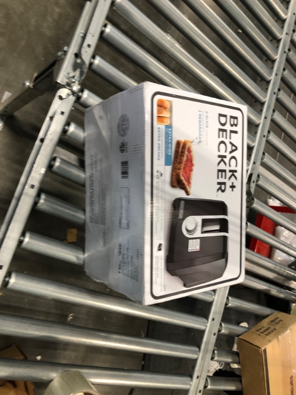 Photo 4 of BLACK+DECKER 2-Slice Extra-Wide Slot Toaster, Square, Black, T2569B