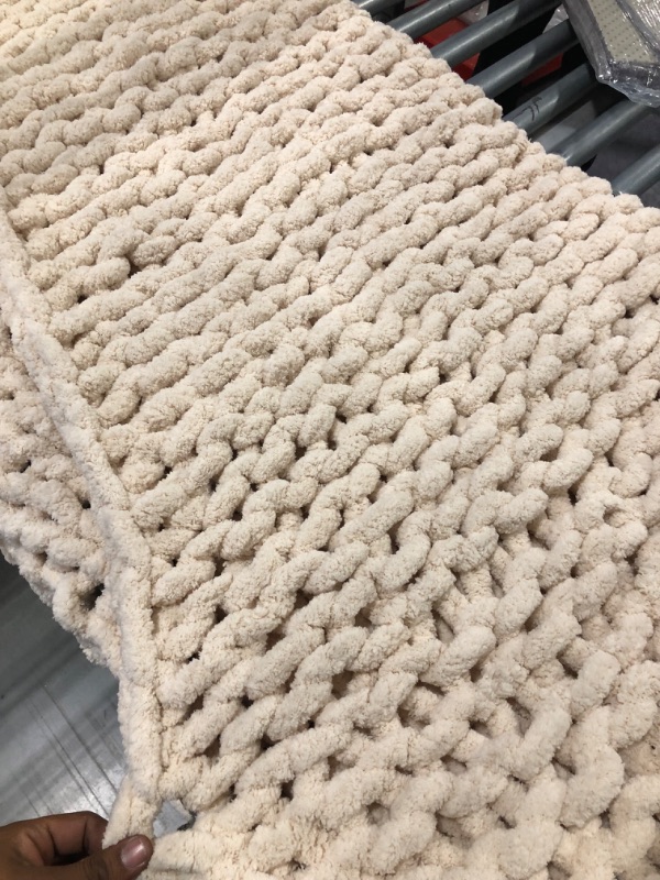 Photo 2 of YAAPSU Chunky Knit Blanket Throw 51x63, Chenille Throw Blankets, Chunky Knitted Throw Blanket for Couch & Bed, Soft Large Knit Throw Blankets Chunky Yarn, Big Thick Cable Knit Crochet Blankets (Beige) Beige 51x63 inch