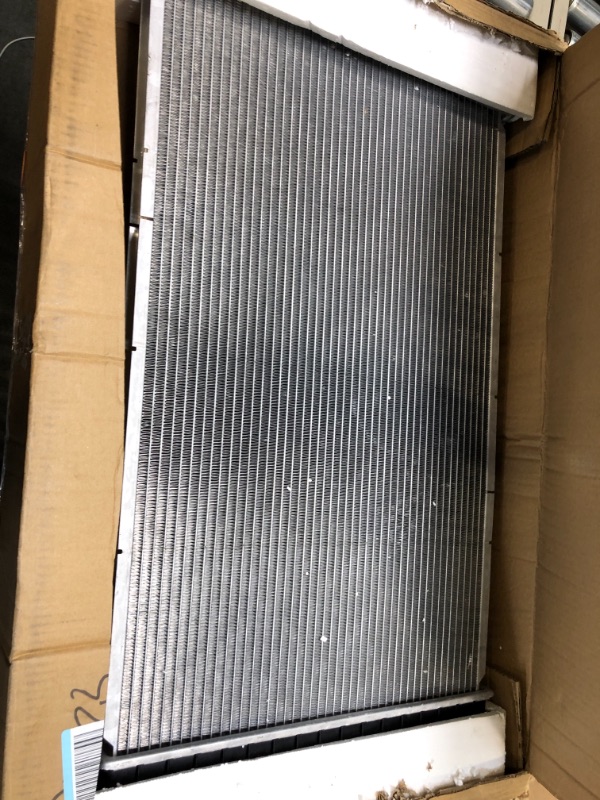 Photo 3 of Spectra Premium CU618 Complete Radiator for Chevrolet/GMC