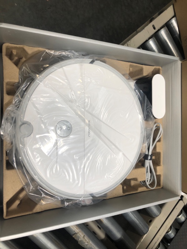 Photo 1 of roborock E5 Mop Robot Vacuum Cleaner, 2500Pa Strong Suction, Wi-Fi Connected, APP Control, Compatible with Alexa, Ideal for Pet Hair, Carpets, Hard Floors (White) E5Mop White