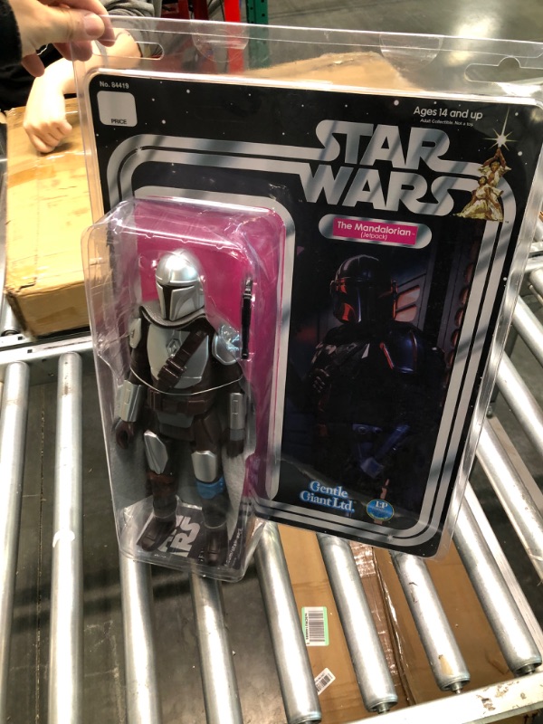 Photo 4 of DIAMOND SELECT TOYS Star Wars: The Mandalorian: Beskar Armor Jumbo Action Figure, Multicolor