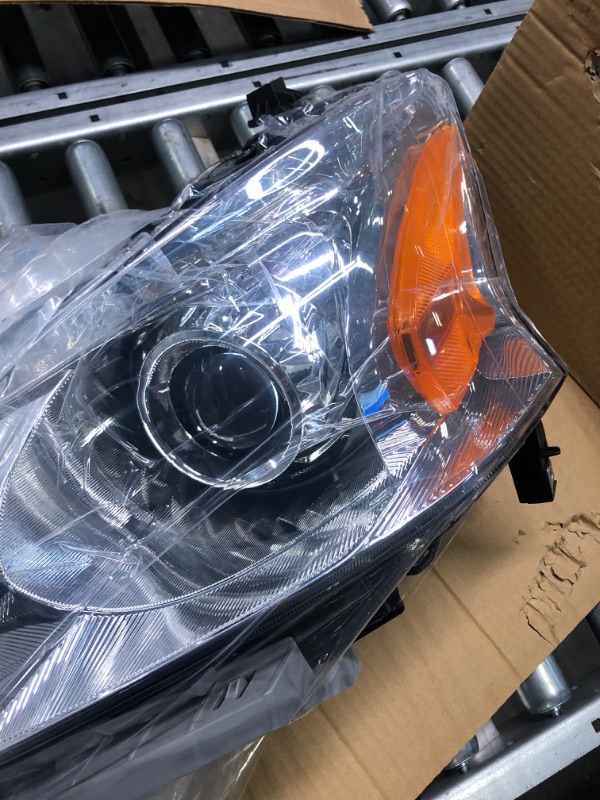 Photo 4 of Headlights Assembly Replacement for 2013 2014 2015 Nissan Altima Sedan Halogen Model Chrome Housing Projector Headlamps Driver and Passenger Side