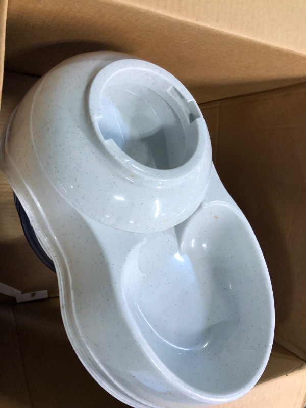 Photo 1 of Amazon Basics Gravity Pet Waterer for Dogs and Cats, Small, 1 Gallon Capacity Waterer Small