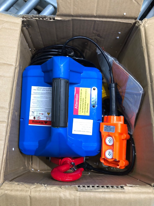 Photo 4 of ANBULL Electric Hoist Winch 1100LBS,Portable Hoist 110Volt Electric Winch with Wireless Remote Control,Wire Lenght 7.6M,3 in 1 Hoist with Emergency Stop Switch
crack in remote 
still works 