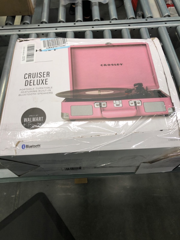 Photo 2 of Crosley CR8005E-BH Cruiser Deluxe Vintage 3-Speed Bluetooth Suitcase Vinyl Record Player Turntable, Blush Bluetooth In Blush
appears new open box
