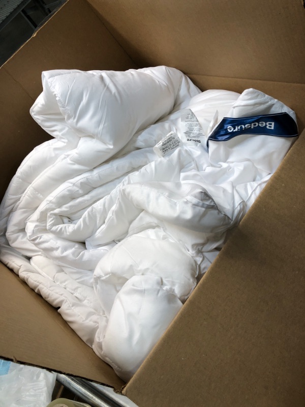 Photo 2 of Bedsure Comforter Duvet Insert - Down Alternative White, Queen Size, Quilted, All Season, Corner Tabs