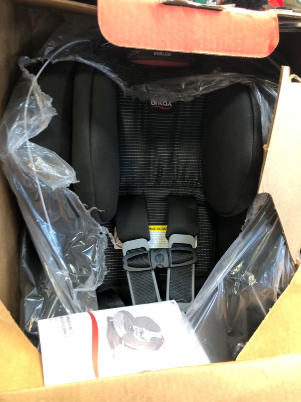 Photo 2 of Britax Emblem 3 Stage Convertible Car Seat, Dash