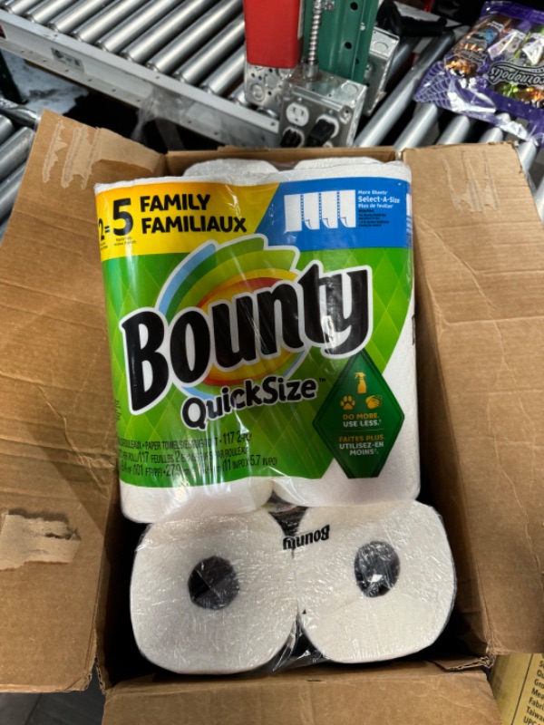 Photo 2 of Bounty Quick Size Paper Towels, White, 4 Packs Of 2 Family Rolls = 8 Family Rolls